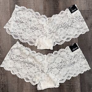 💞 New 2-Pair Bundle of Christies Large White Lace Panties